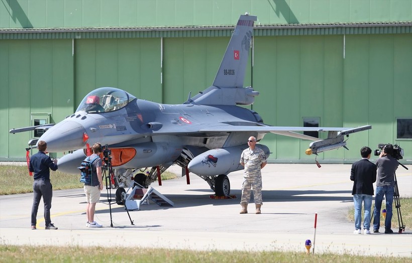 NATO, tarihinin en büyük hava tatbikatı Air Defender 2023'e hazır: Türk Hava Kuvvetlerine ait F-16 uçaklarına ve personeline ilgi çoktu - Resim: 37