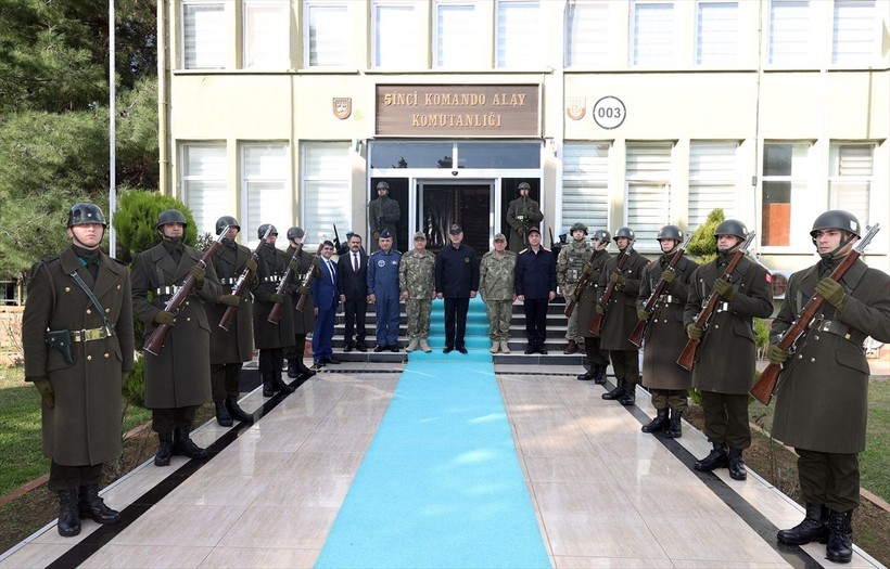 Yunan'a 'ayağını denk al' mesajı! Bakan Akar ve komuta kademesi Gökçeada'da - Resim: 13