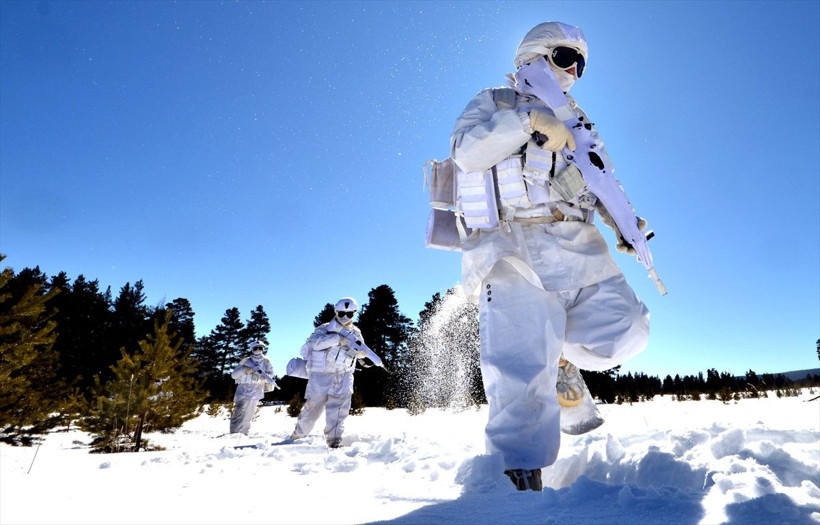 Komandoların Kars'ın karlı dağlarında zorlu eğitimi❄️⛷️🗻 - Resim: 8