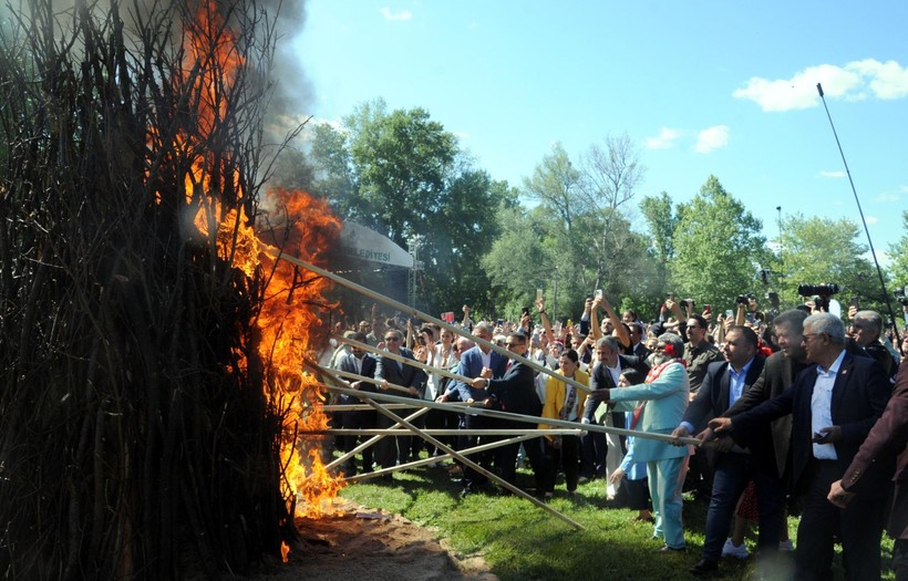 Trakya ve Edirne'de Hıdırellez coşkusu! Göbekler atıldı, ateşler yakıldı... - Resim: 8