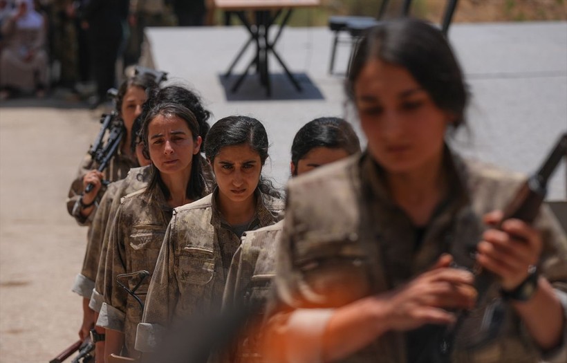 Tarihi anların görüntüleri: Terör örgütü PKK silahları yaktı! İşte o anlar... - Resim: 32