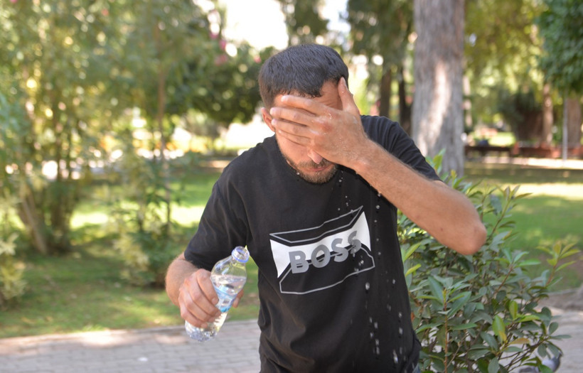 Sıcaklıkların 47 dereceyi bulduğu Adana'da bir vatandaş isyan etti: Halüsinasyon görüyoruz - Resim : 3