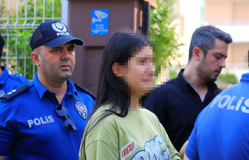 Antalya'da koca vahşeti! Boşanma aşamasındaki eşini öldürdü, kızı korkunç görüntüye gözlerini açtı - Resim: 16