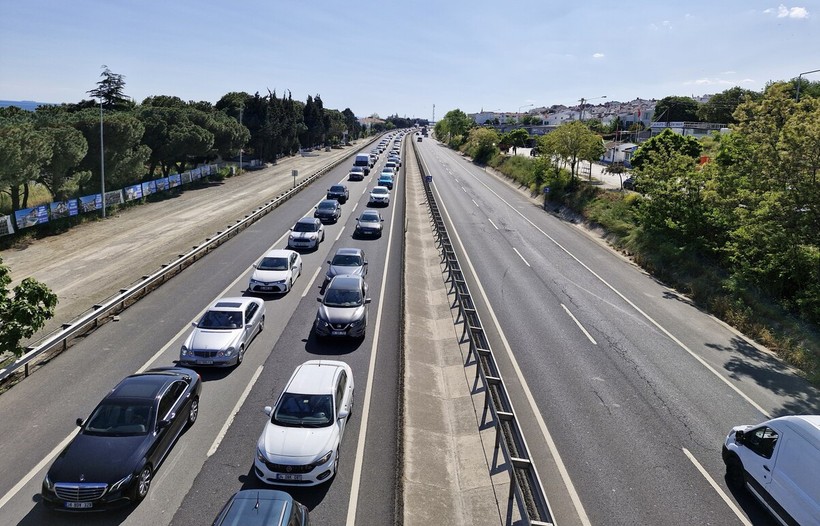 Tekirdağ-İstanbul yolunda tatil dönüşü yoğunluğu - Resim : 1