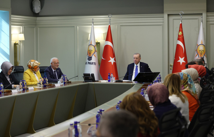Cumhurbaşkanı Erdoğan, AK Parti'li kadın belediye başkanlarını kabul etti - Resim : 1