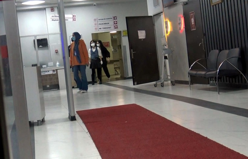 Avcılar'da devlet hastanesinde büyük panik! 2 işçinin zehirlenme belirtileri diğer hastalarda görüldü, acil boşaltıldı - Resim: 9
