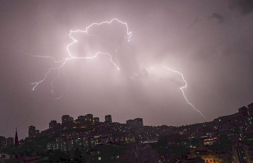 Ankara’da sağanak yağış hayatı olumsuz etkiledi - Resim: 44