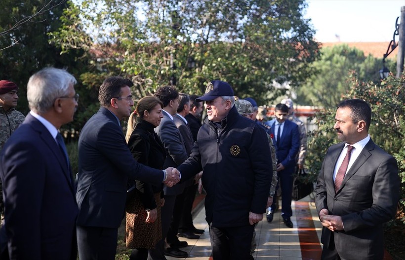 Yunan'a 'ayağını denk al' mesajı! Bakan Akar ve komuta kademesi Gökçeada'da - Resim: 3