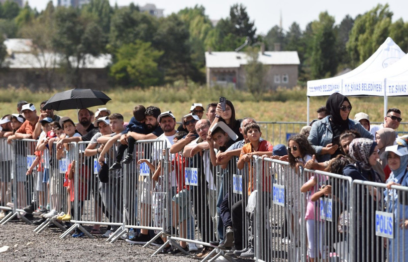 Sivas'ta İHA ve model uçak pisti hizmete girdi - Resim: 2
