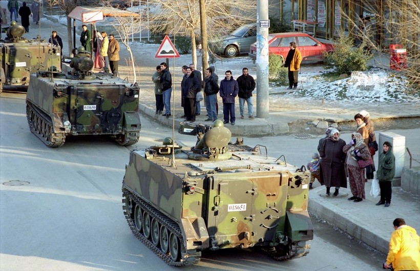 Türkiye Cumhuriyeti'nin 'postmodern darbesi' 28 Şubat'ın üzerinden 26 yıl geçti - Resim: 13