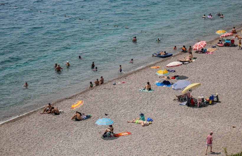Antalya'da uçaklar nem bulutundan inemedi! Şehirde hem yüzde 89 olarak ölçüldü - Resim: 2