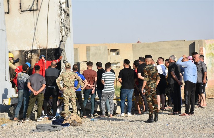Irak'ın Musul kentinde bir düğün salonunda yangın çıktı! Yüzlerce ölü ve yaralı var - Resim: 41