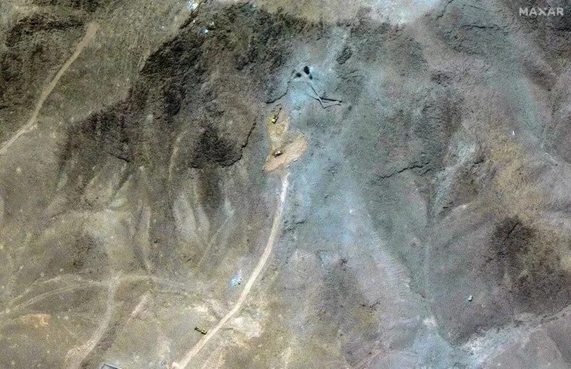 Fordo’da nükleer sessizlik bozuldu: İran tünelleri yeniden kazıyor, iş makineleri sahada - Resim : 3