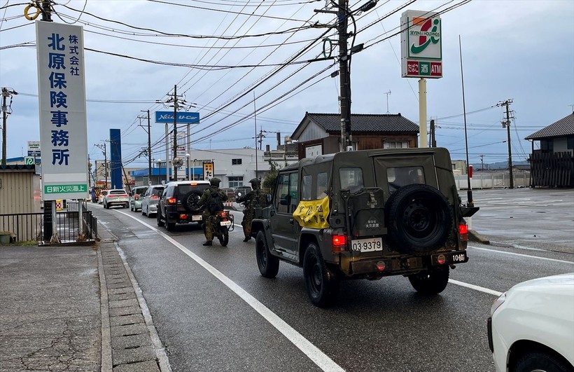 Japonya'da meydana gelen depremlerde hayatını kaybedenlerin sayısı 78'e yükseldi - Resim: 34