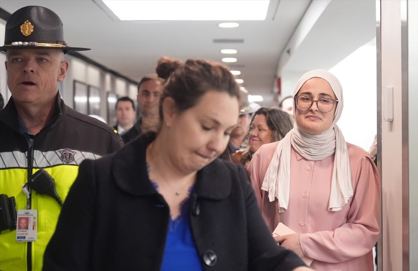 Rümeysa Öztürk’e ABD’de komşularından destek: Evinin önü çiçeklerle donatıldı - Resim : 3