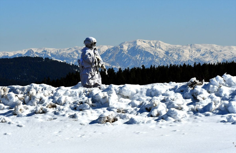 Komandoların Kars'ın karlı dağlarında zorlu eğitimi❄️⛷️🗻 - Resim: 55