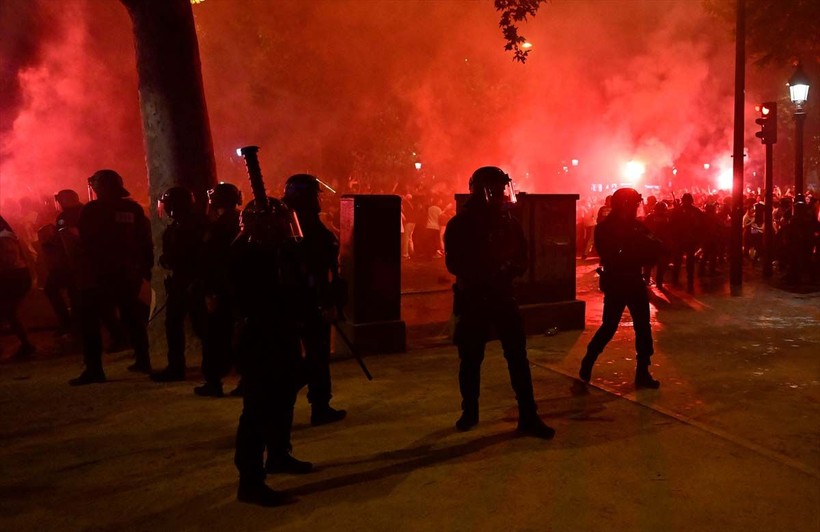 PSG şampiyon oldu, Fransa'da sokaklar karıştı: En az 131 gözaltı - Resim: 8