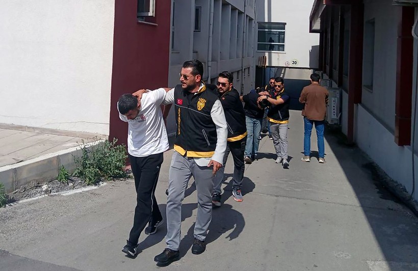 Adana'da kahreden cinayet! Husumetlisi sandı, kardeşini öldürdü - Resim: 5