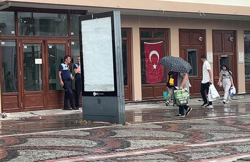 Edirne'de haziran ayında sağanak: Yollar göle döndü - Resim: 4