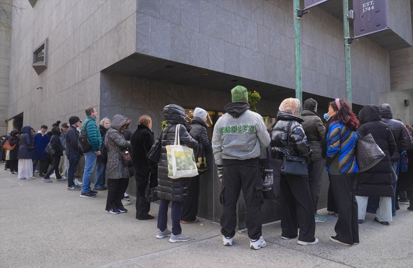 İtalyan sanatçının “America” adlı eseri altın klozet açık artırmaya çıkıyor - Resim: 8