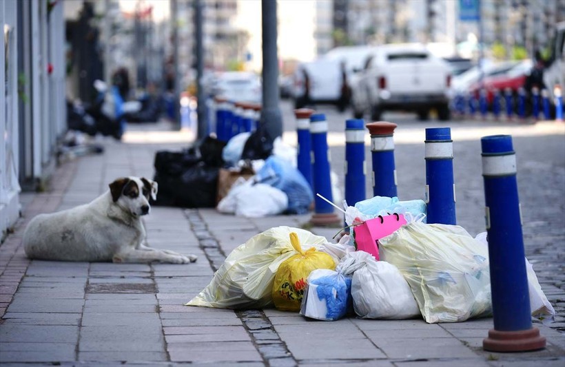 Grevde 4. gün: İzmir çöp yığınına döndü! - Resim: 22