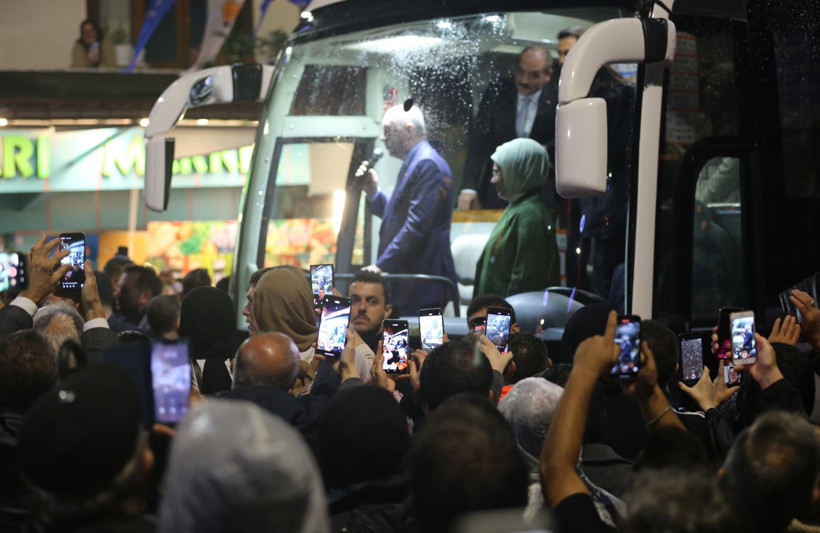 Cumhurbaşkanı Erdoğan Rize'de! Heyelandan etkilenen vatandaşlara müjdeler verdi - Resim : 1