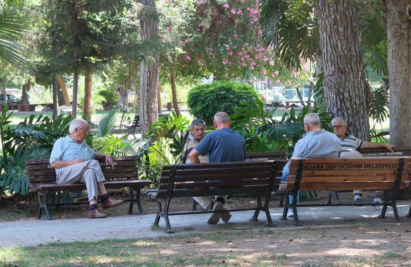 Adana'da termometreler 41 hissedilen 50 derece olunca vatandaş isyan etti: Bu sıcağı Allah'a havale ediyoruz - Resim: 6