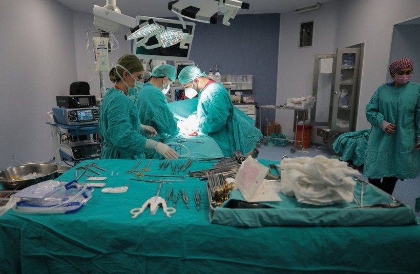 Antalya'da doktorlar organ nakli için zamanla yarıştı! 13 yaşında ölen Zeynep birçok hastaya umut oldu - Resim: 7