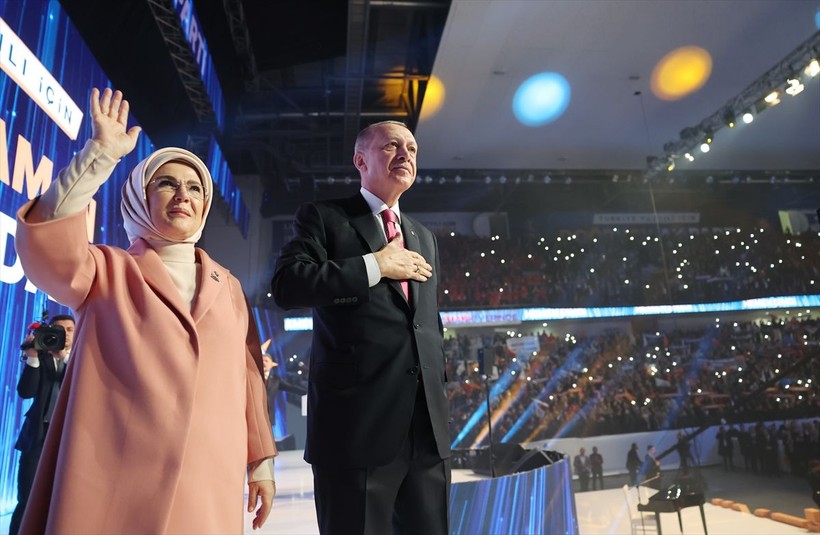 Dünyanın gözü Türkiye'de yapılacak cumhurbaşkanlığı seçiminde! Cumhurbaşkanı Recep Tayyip Erdoğan manşetlerde - Resim: 1
