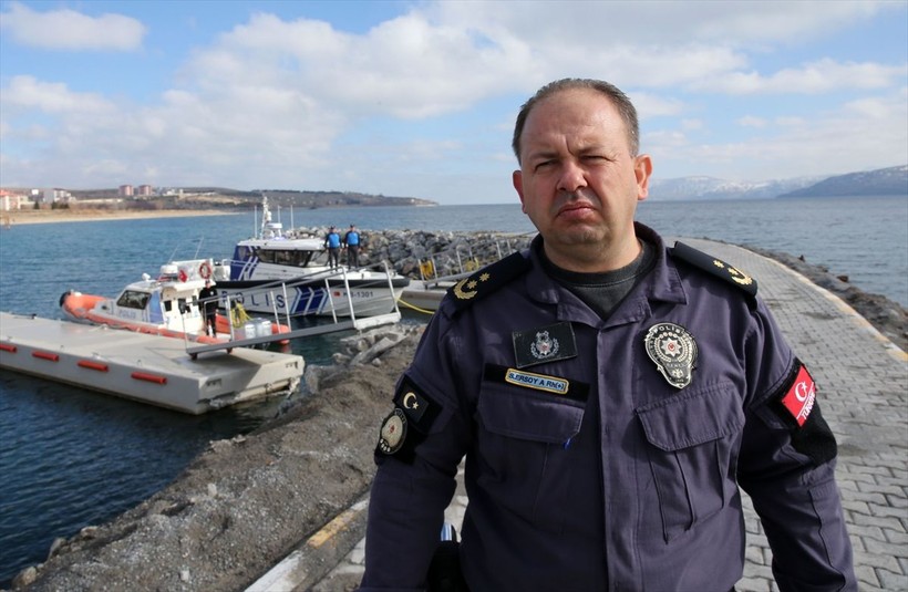 Kurbağa adamlar ve deniz polisleri Van Gölü'nde kaçakçılığa göz açtırmıyor, güvenliği sağlıyor - Resim: 25