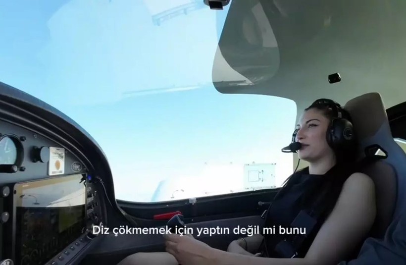Gökyüzünde film gibi evlilik teklifi - Resim: 1