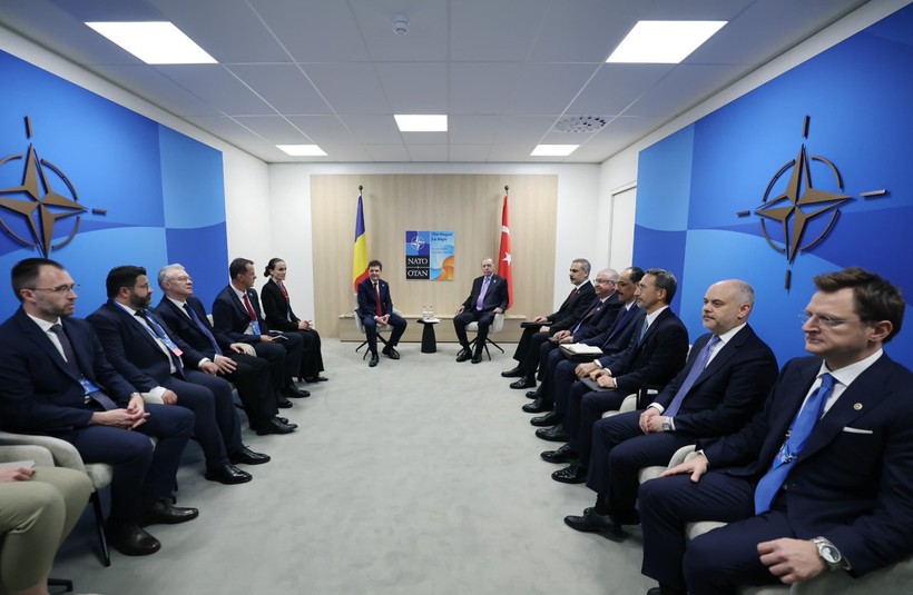 Cumhurbaşkanı Erdoğan'ın Romanya Cumhurbaşkanı ile görüştü - Resim : 1