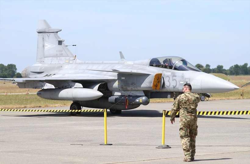 NATO, tarihinin en büyük hava tatbikatı Air Defender 2023'e hazır: Türk Hava Kuvvetlerine ait F-16 uçaklarına ve personeline ilgi çoktu - Resim: 21