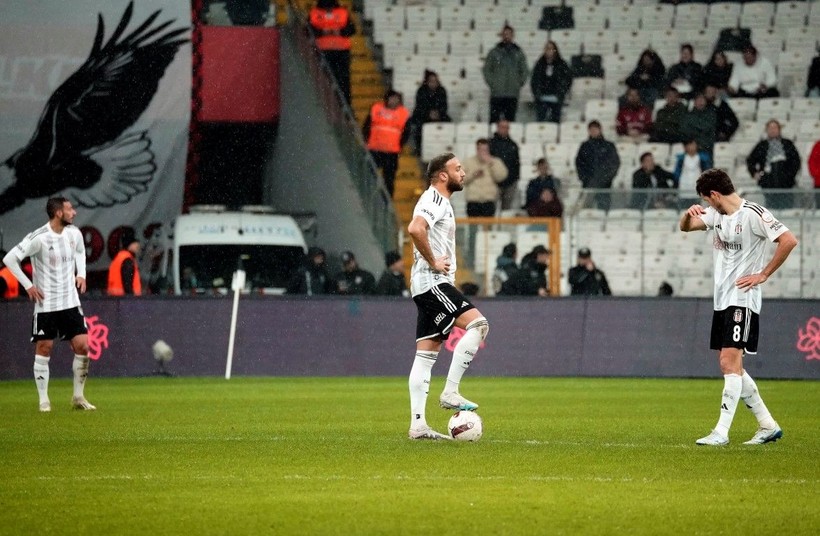 İşte Beşiktaş'ın yeni teknik direktörü! Bruno Genesio olmadı rota Giovanni van Bronckhorst'a çevrildi - Resim: 11