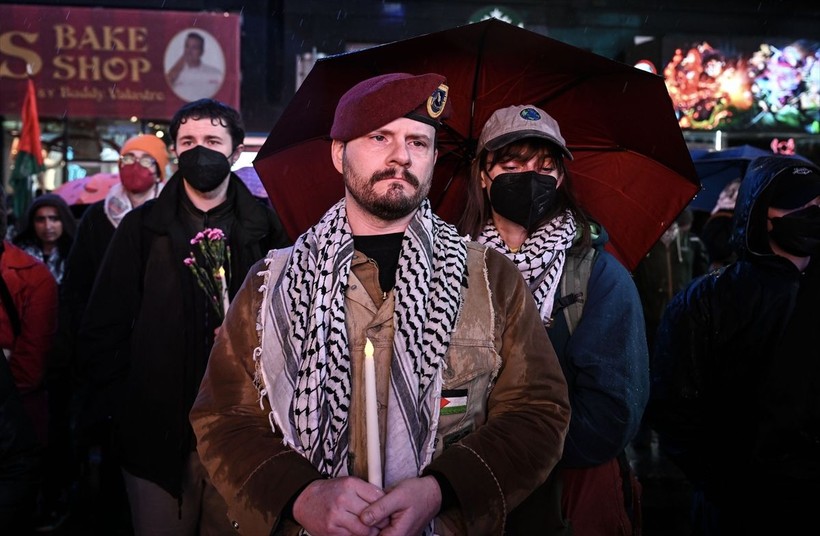 İsrail'i protesto için kendini yakan ABD askeri Times Meydanı'nda anıldı - Resim: 4