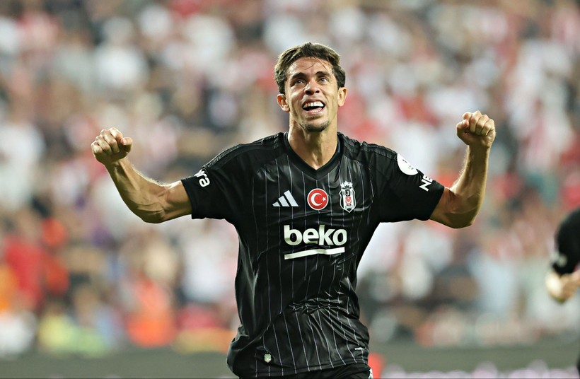 Serdal Adalı ve kurmayları kararı verdi: Beşiktaş'ta iki yıldızla yollar ayrılıyor - Resim : 2