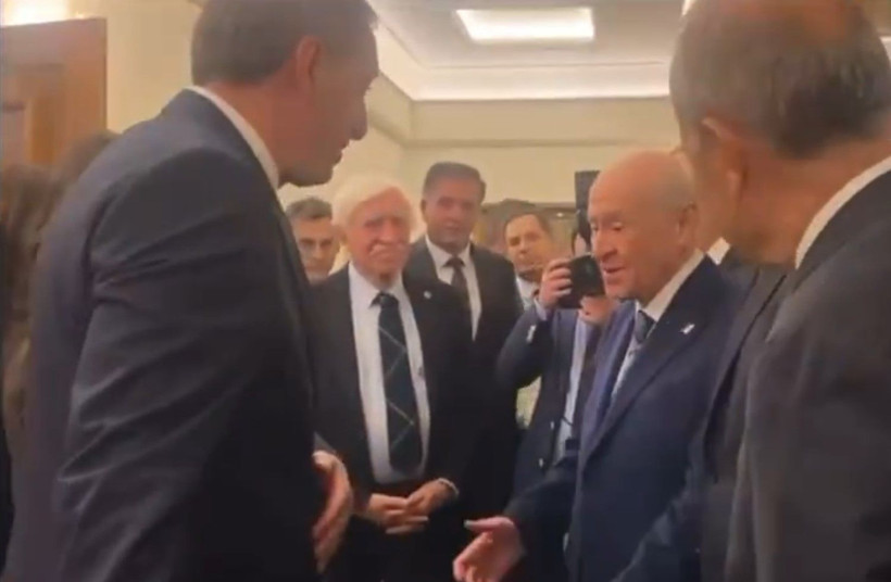 Meclis'te dikkat çeken anlar! Bütçe görüşmeleri nezaket trafiğiyle başladı - Resim: 9