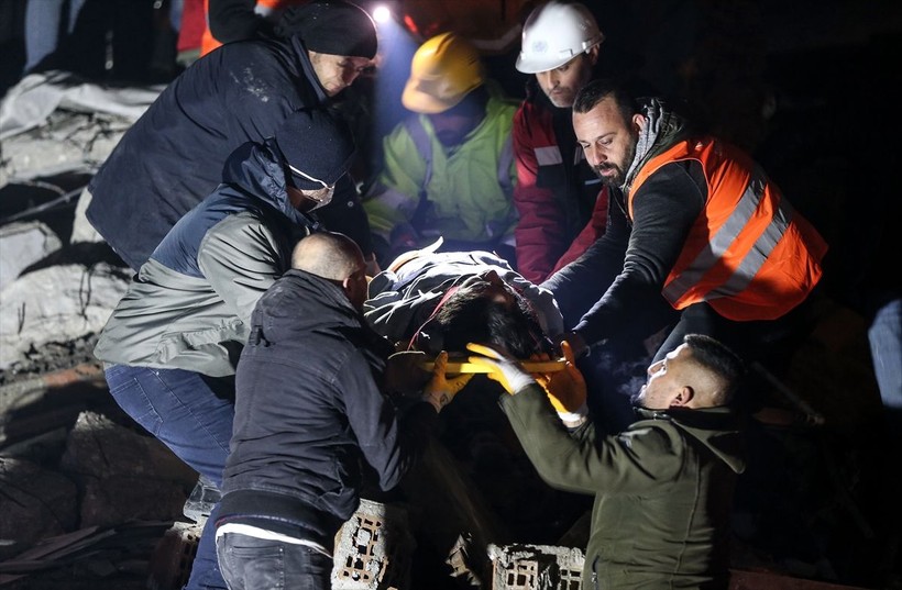 SON DAKİKA DEPREM: Kahramanmaraş merkezli depremde 3. güne girildi: Bölgeden yürek burkan fotoğraflar - Resim: 4