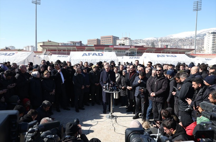 Cumhurbaşkanı Recep Tayyip Erdoğan, Onikişubat Stadyumu'nda kurulan çadır kentte vatandaşlarla görüştü - Resim: 19