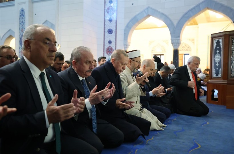 İstanbul Levent'te plazaların arasında görkemli bir cami: Barbaros Hayrettin Paşa Cami! Cumhuriyet tarihinde bir ilkle açıldı - Resim: 39