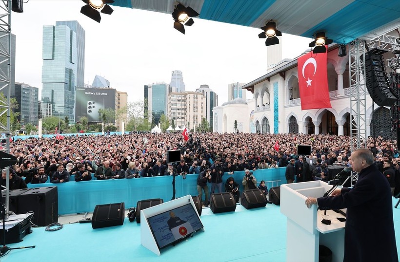 İstanbul Levent'te plazaların arasında görkemli bir cami: Barbaros Hayrettin Paşa Cami! Cumhuriyet tarihinde bir ilkle açıldı - Resim: 40