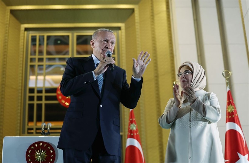 Ezber bozulmadı! Cumhurbaşkanı Recep Tayyip Erdoğan yüzbinlere balkon konuşmasını Külliye'den yaptı - Resim: 38