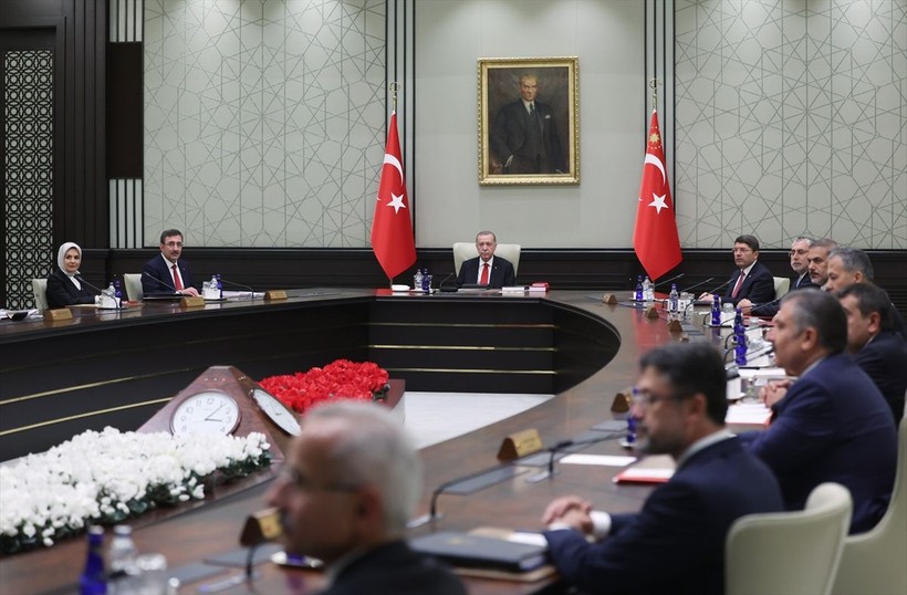 Cumhurbaşkanı Recep Tayyip Erdoğan başkanlığında gerçekleştirilen yeni dönemin ilk kabine toplantısı sona erdi - Resim: 1