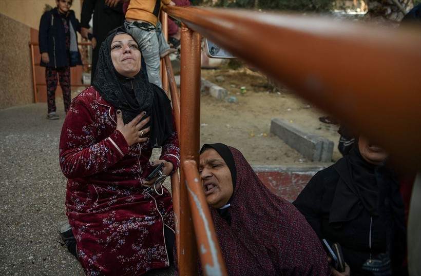 İsrail Gazze'ye saldırmaya devam ediyor! Ölen kişilerin cenaze namazı kılındı - Resim: 11