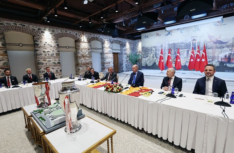 Cumhurbaşkanı Erdoğan Galatasaray'ı kabul etti! Osimhen, Barış Alper Yılmaz, Muslera... Formalarını hediye ettiler - Resim: 20