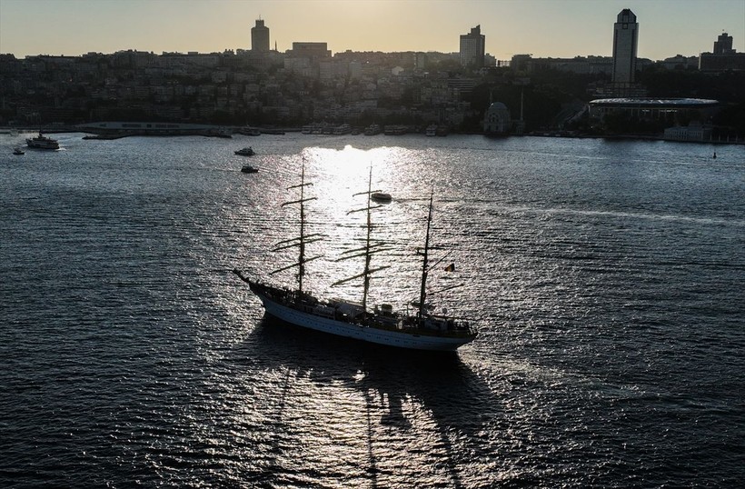 İstanbul Boğazı'ndan tarihi yelkenli Nava Scoala Mircea geçti - Resim: 5