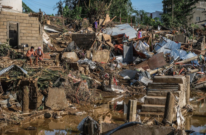 Filipinler’de tayfun, Vietnam'da sel! Onlarca kişi hayatını kaybetti - Resim: 7