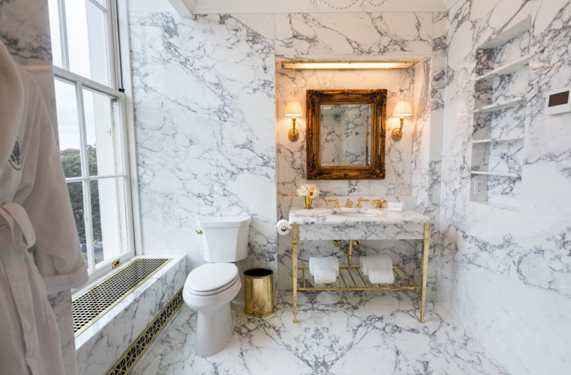 Trump Beyaz Saray'ın yenilenen tuvalet ve banyosunu paylaştı - Resim : 2