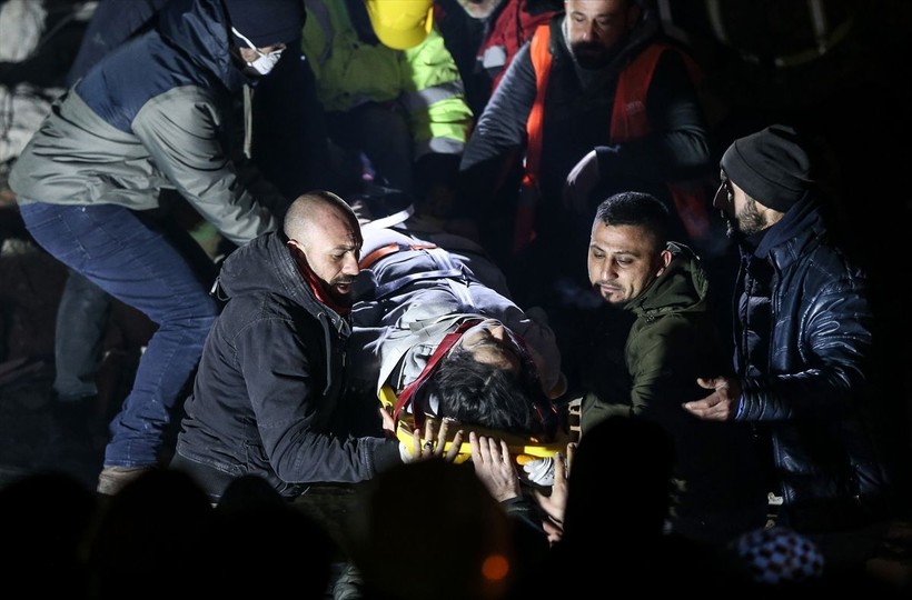 SON DAKİKA DEPREM: Kahramanmaraş merkezli depremde 3. güne girildi: Bölgeden yürek burkan fotoğraflar - Resim: 1