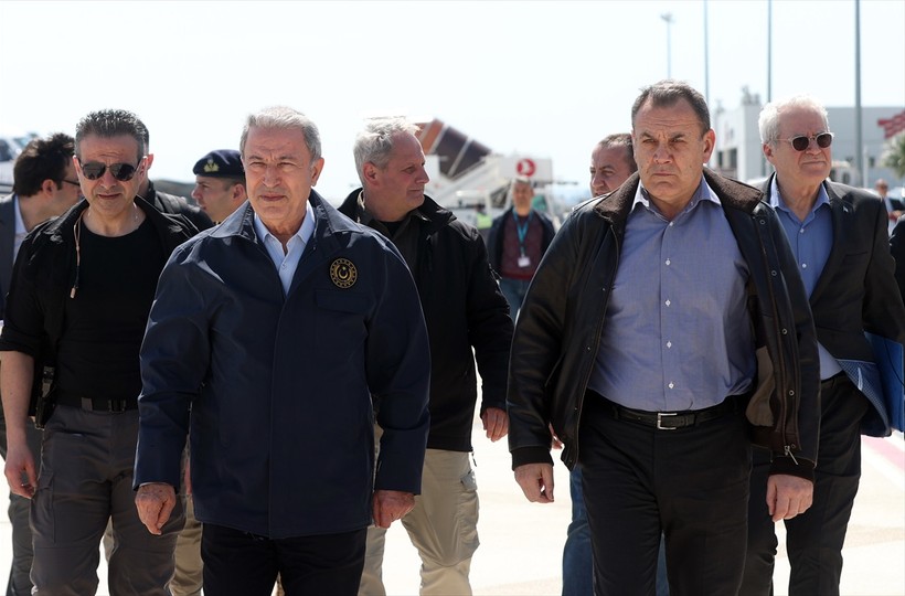 Milli Savunma Bakanı Hulusi Akar Yunanistan Savunma Bakanı Nikolaos Panagiotopoulos ile deprem bölgesi Hatay'da açıklamalarda bulundu - Resim : 2